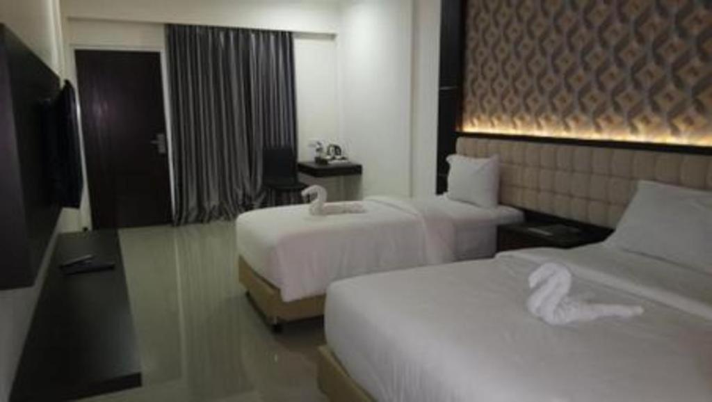 Sindoro Hotel Cilacap By Conary Екстер'єр фото