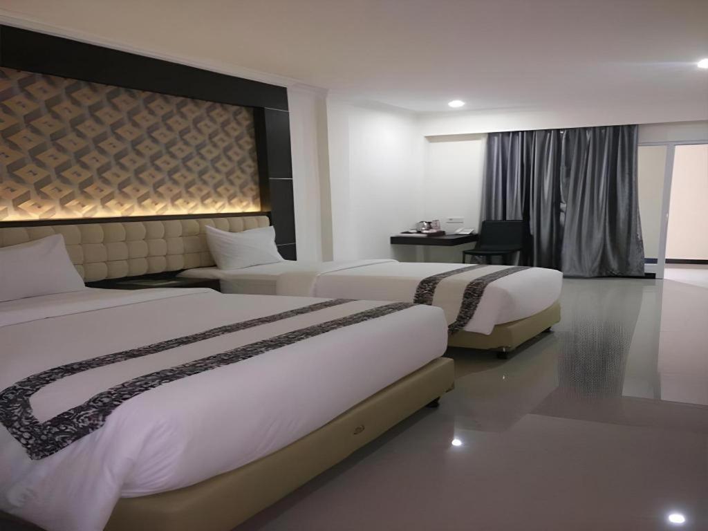 Sindoro Hotel Cilacap By Conary Екстер'єр фото