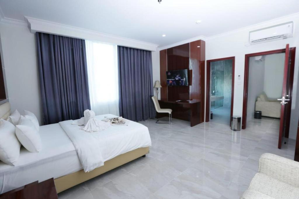 Sindoro Hotel Cilacap By Conary Екстер'єр фото