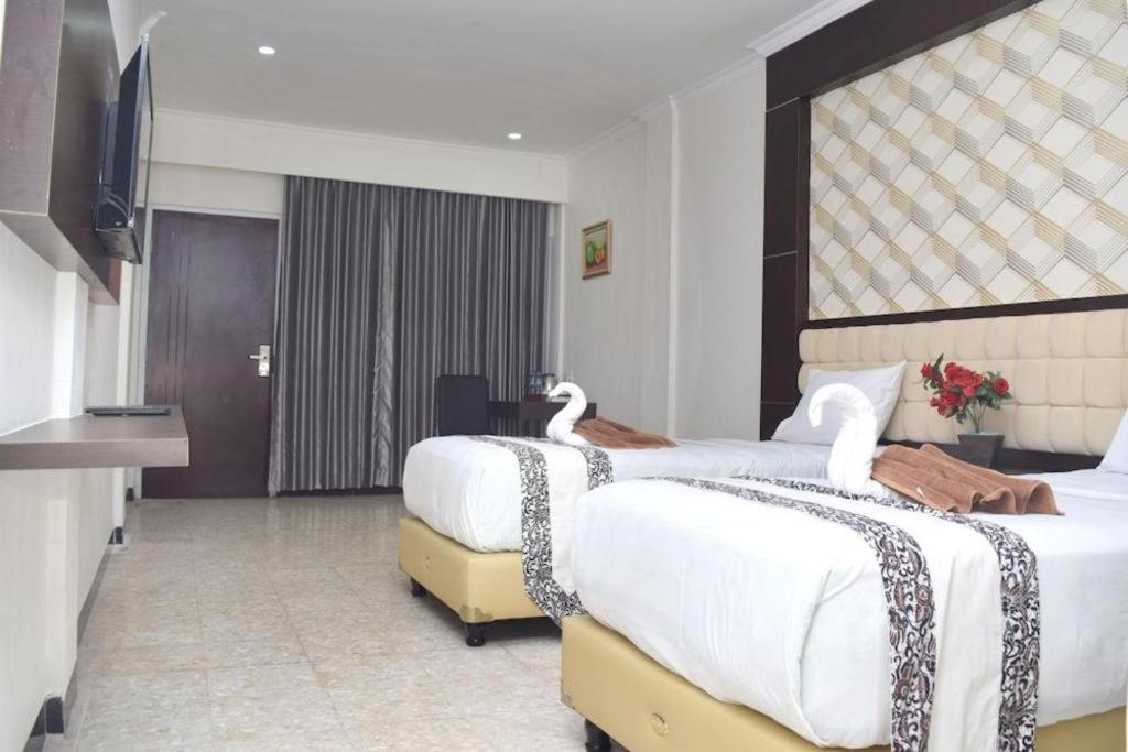 Sindoro Hotel Cilacap By Conary Екстер'єр фото